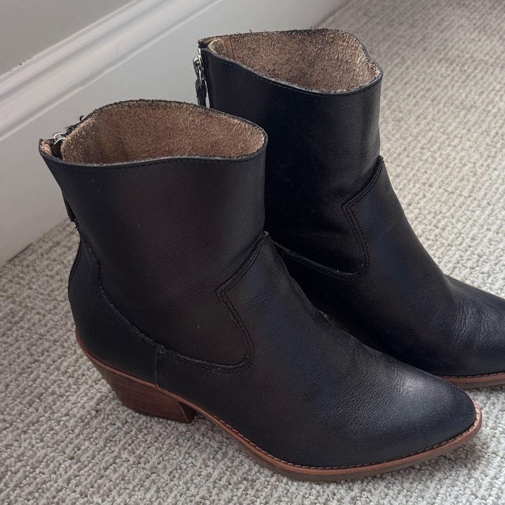 Black Leather Ankle Boots - Women's Western Style
